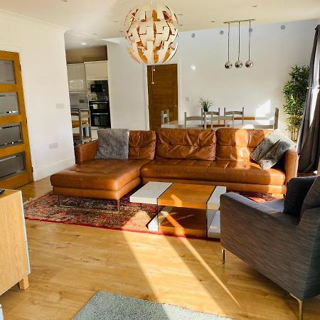 Vila Mayors House Ideal For Groups & Business Peterborough Exteriér fotografie