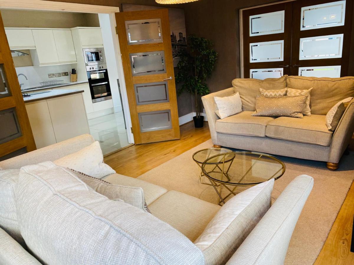 Vila Mayors House Ideal For Groups & Business Peterborough Exteriér fotografie