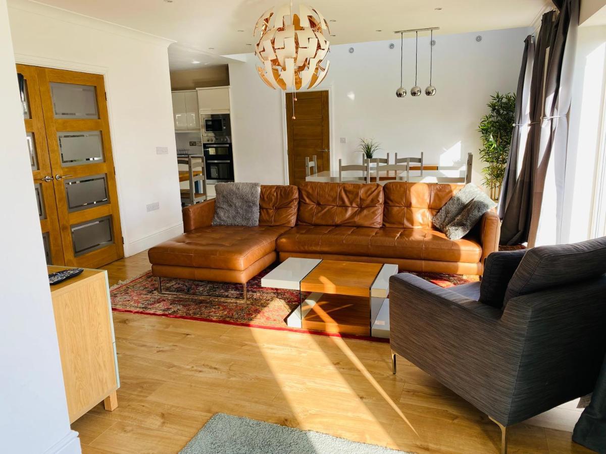 Vila Mayors House Ideal For Groups & Business Peterborough Exteriér fotografie