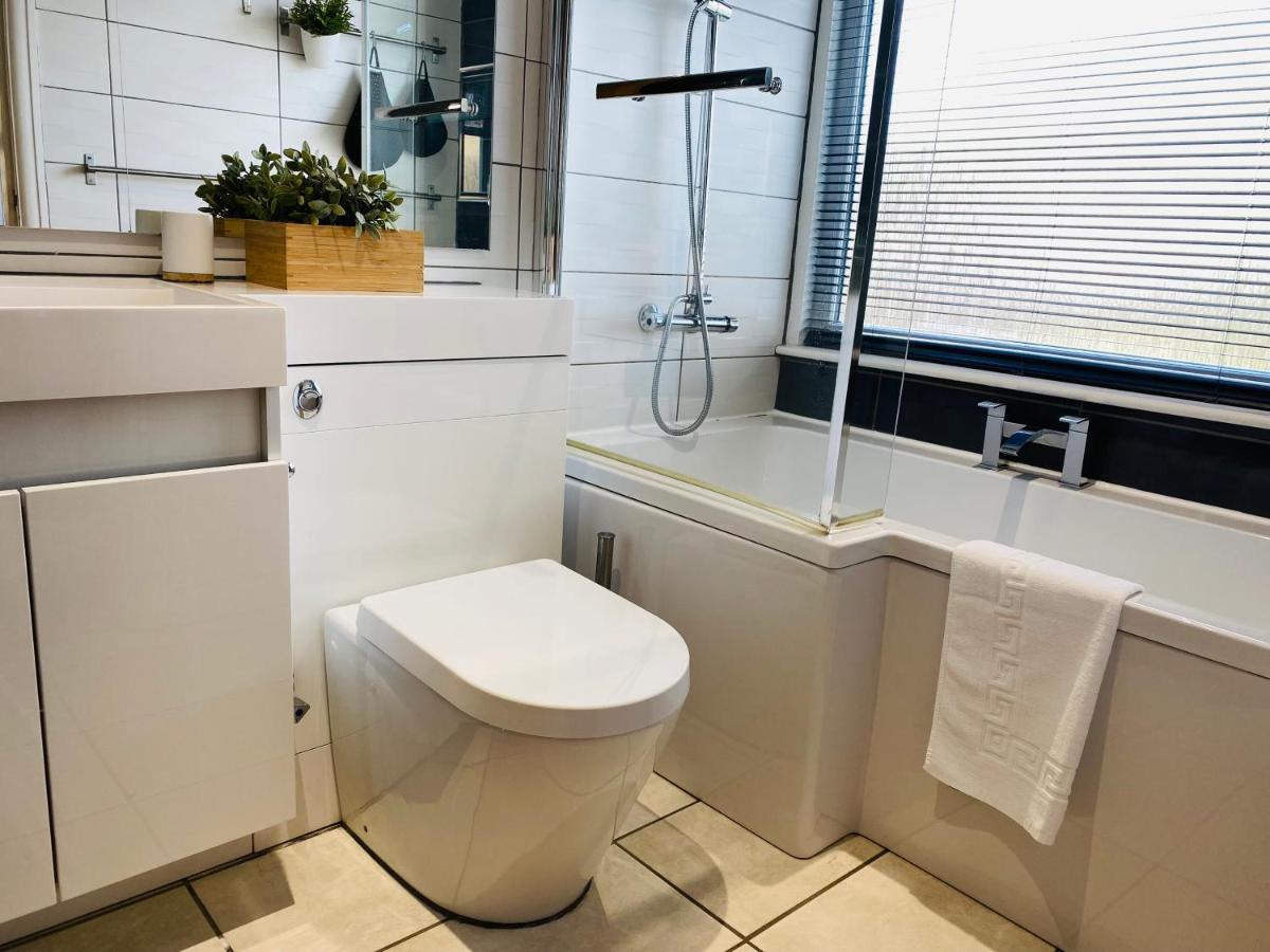 Vila Mayors House Ideal For Groups & Business Peterborough Exteriér fotografie