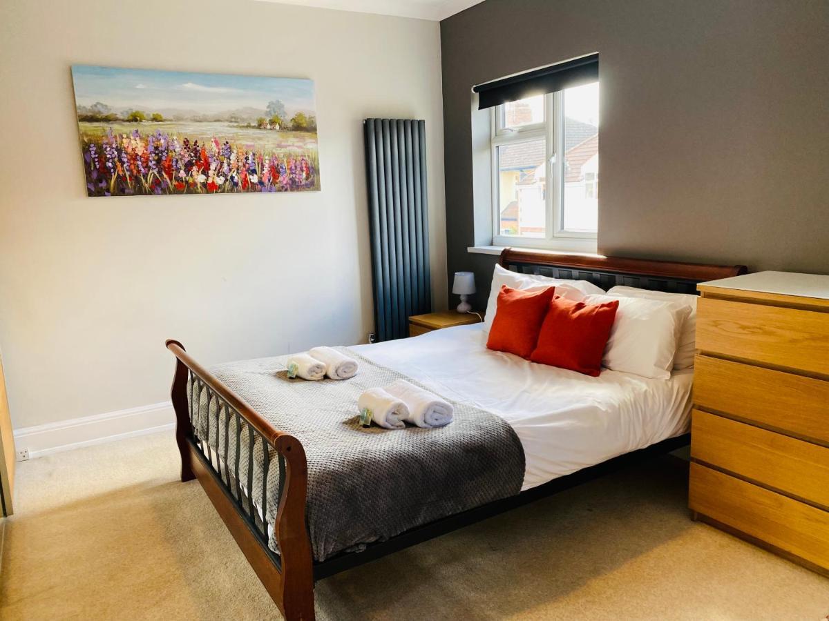 Vila Mayors House Ideal For Groups & Business Peterborough Exteriér fotografie