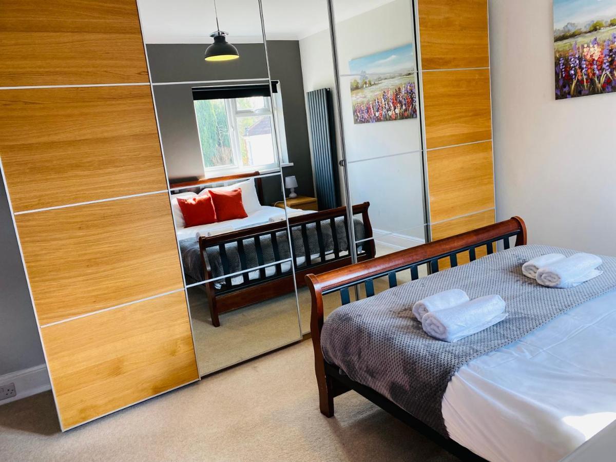 Vila Mayors House Ideal For Groups & Business Peterborough Exteriér fotografie