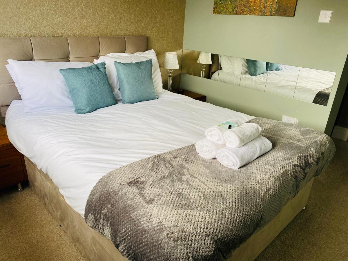 Vila Mayors House Ideal For Groups & Business Peterborough Exteriér fotografie