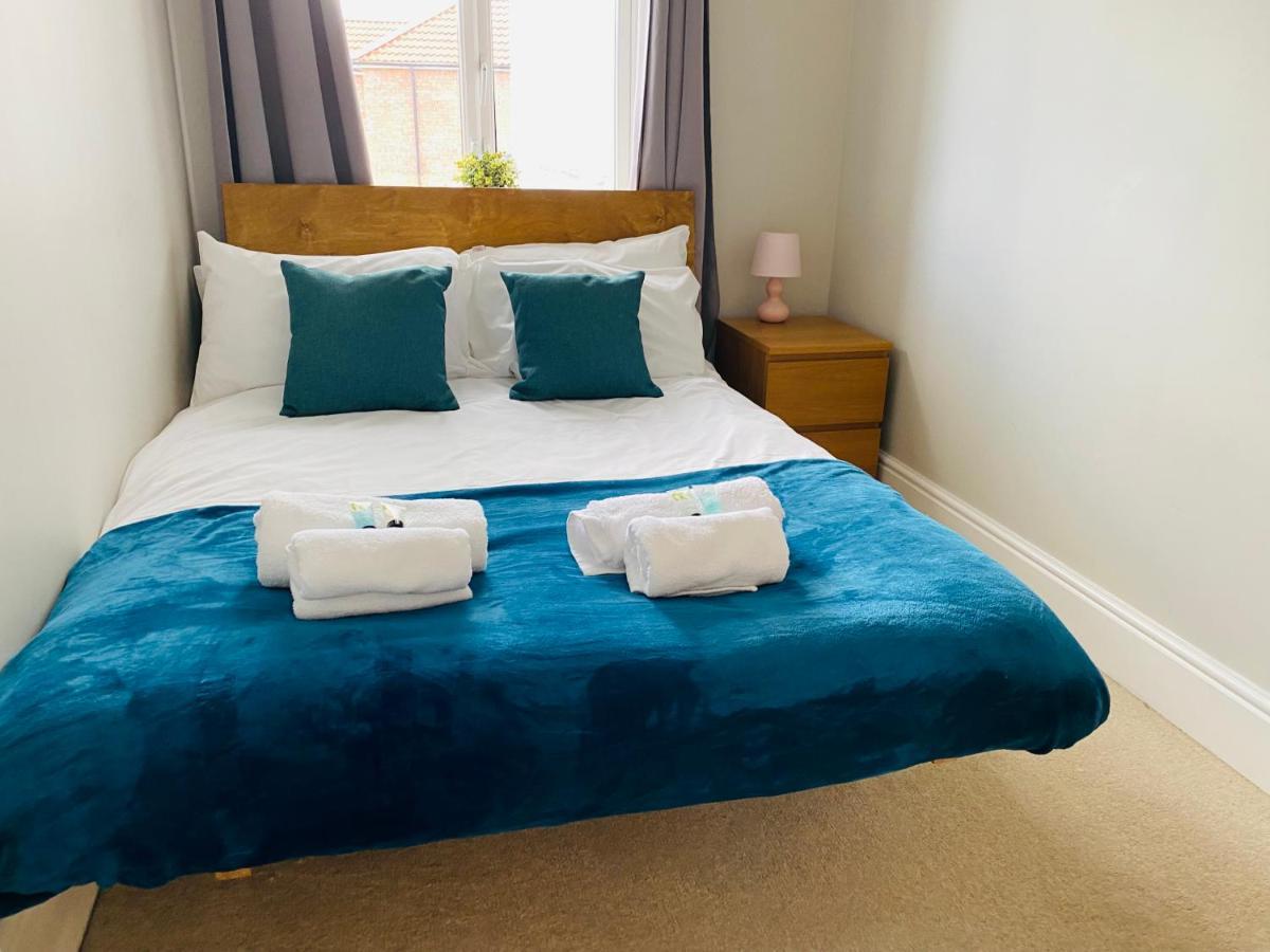 Vila Mayors House Ideal For Groups & Business Peterborough Exteriér fotografie