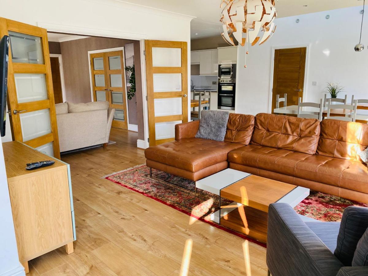 Vila Mayors House Ideal For Groups & Business Peterborough Exteriér fotografie