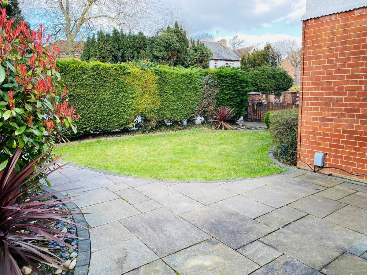 Vila Mayors House Ideal For Groups & Business Peterborough Exteriér fotografie